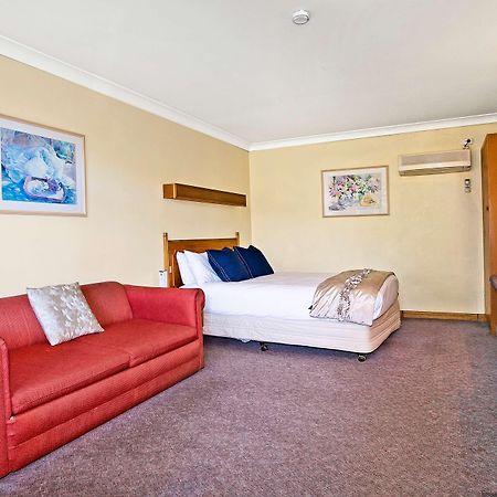 Best Western Sanctuary Inn Тамуорт Экстерьер фото
