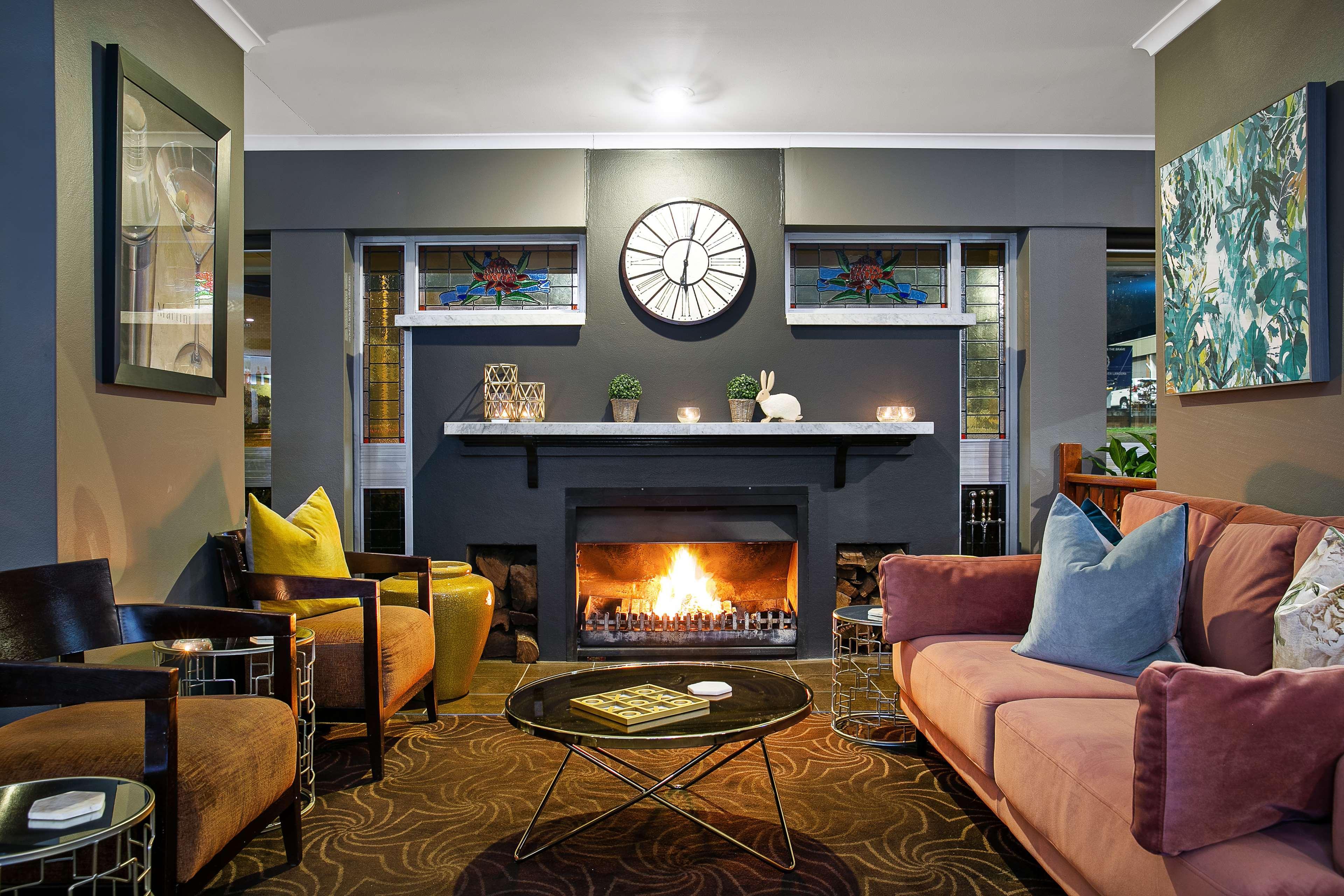 Best Western Sanctuary Inn Тамуорт Экстерьер фото
