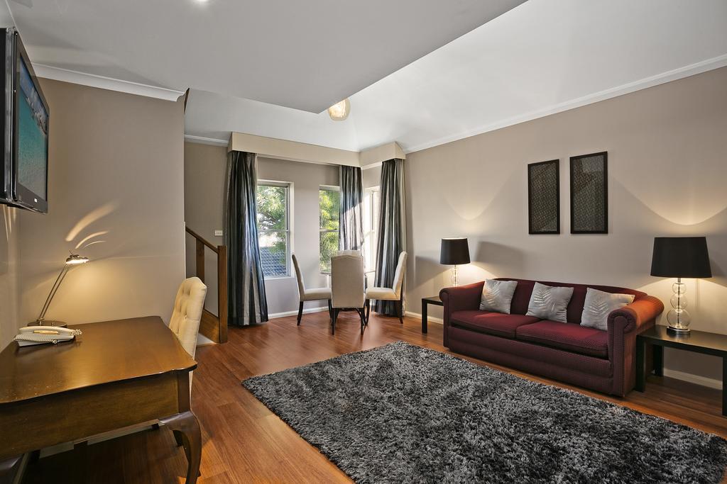 Best Western Sanctuary Inn Тамуорт Экстерьер фото